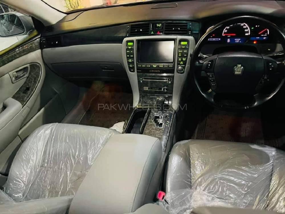 Toyota Crown 2005 for Sale in Islamabad Toyota Crown 2005 for Sale in Islamabad Image-17