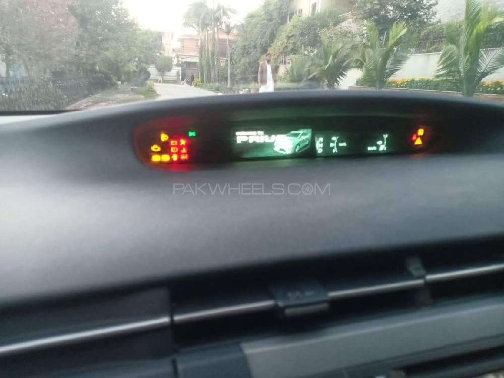 Toyota Prius 2012 for Sale in Rawalpindi Toyota Prius 2012 for Sale in Rawalpindi Image-5