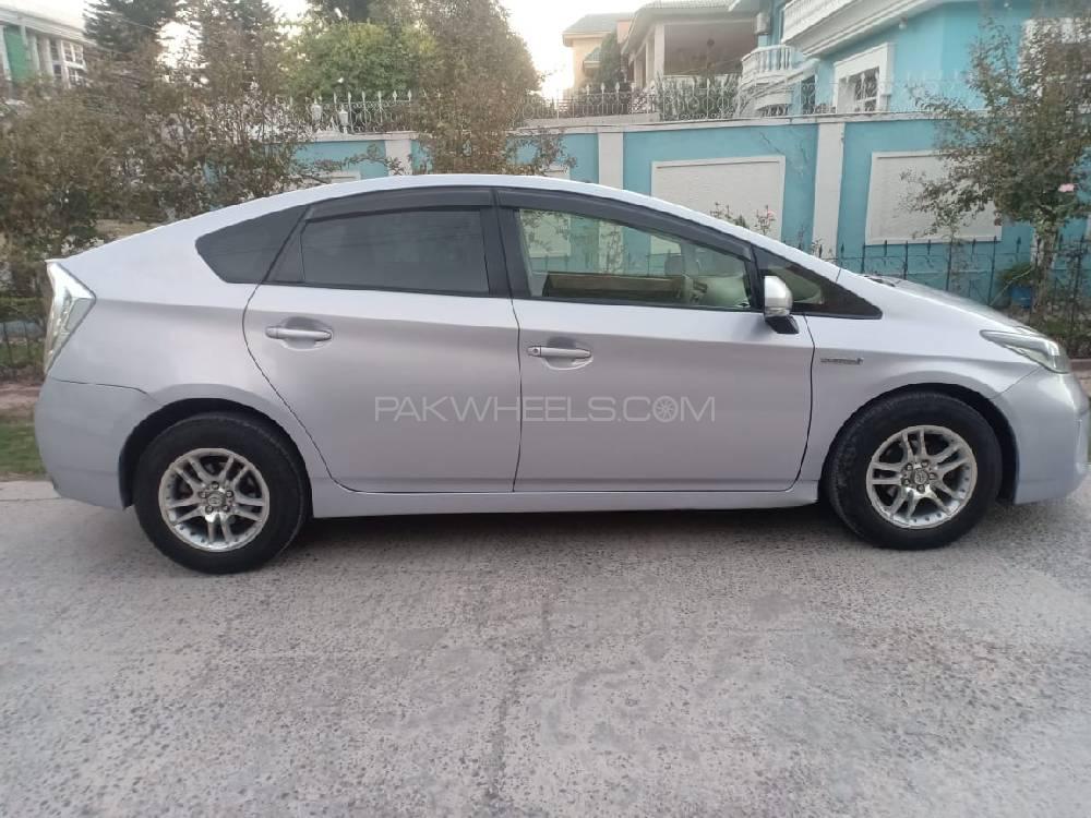 Toyota Prius 2012 for Sale in Rawalpindi Toyota Prius 2012 for Sale in Rawalpindi Image-7