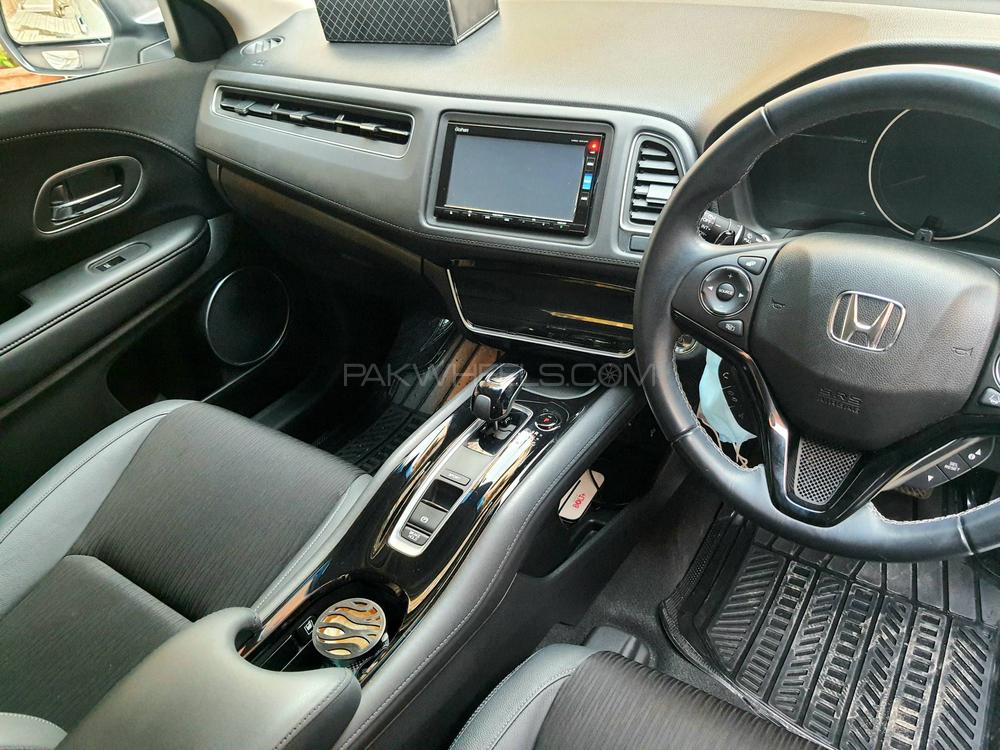 Honda Vezel 2019 for Sale in Peshawar Honda Vezel 2019 for Sale in Peshawar Image-2