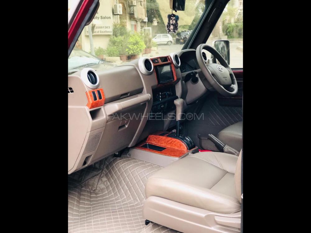 Toyota Land Cruiser 1995 for Sale in Karachi Toyota Land Cruiser 1995 for Sale in Karachi Image-8