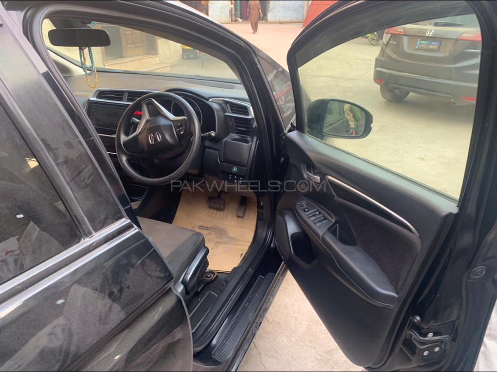 Honda Fit 2015 for Sale in Gujranwala Honda Fit 2015 for Sale in Gujranwala Image-6