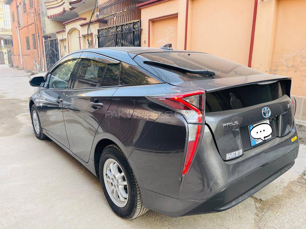 Toyota Prius 2016 for Sale in Sialkot Toyota Prius 2016 for Sale in Sialkot Image-6