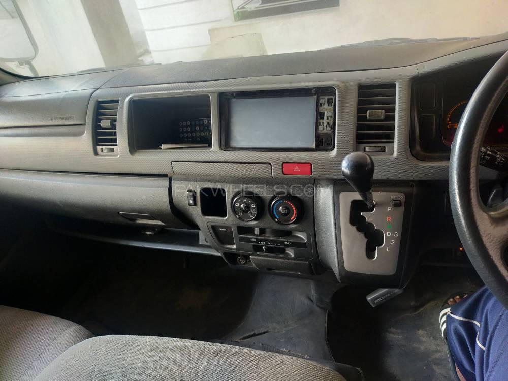 Toyota Hiace 2015 for Sale in Kamoke Toyota Hiace 2015 for Sale in Kamoke Image-14