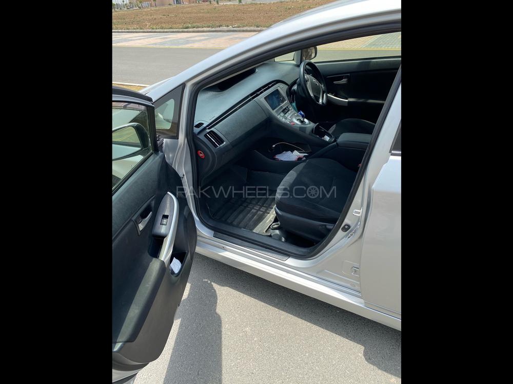 Toyota Prius 2014 for Sale in Gujranwala Toyota Prius 2014 for Sale in Gujranwala Image-5