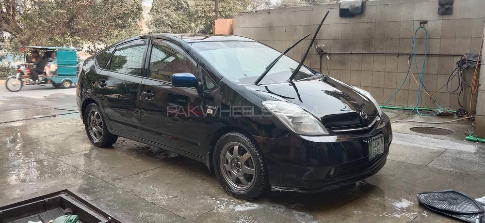 Toyota Prius 2007 for Sale in Lahore Image-1