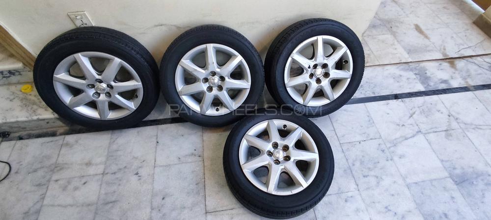 Toyota Prius original alloy wheels and Yokohama Adven tyres Image-1