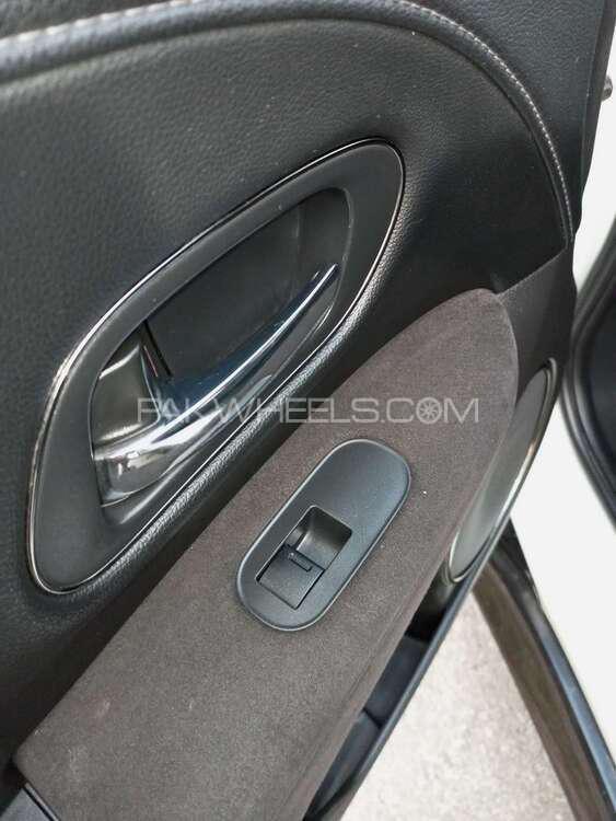 Honda Vezel 2017 for Sale in Lahore Honda Vezel 2017 for Sale in Lahore Image-15