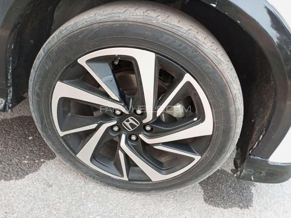 Honda Vezel 2017 for Sale in Lahore Honda Vezel 2017 for Sale in Lahore Image-17