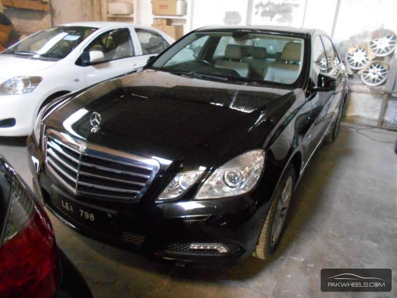 Mercedes Benz E Class 2009 for Sale in Lahore Image-1
