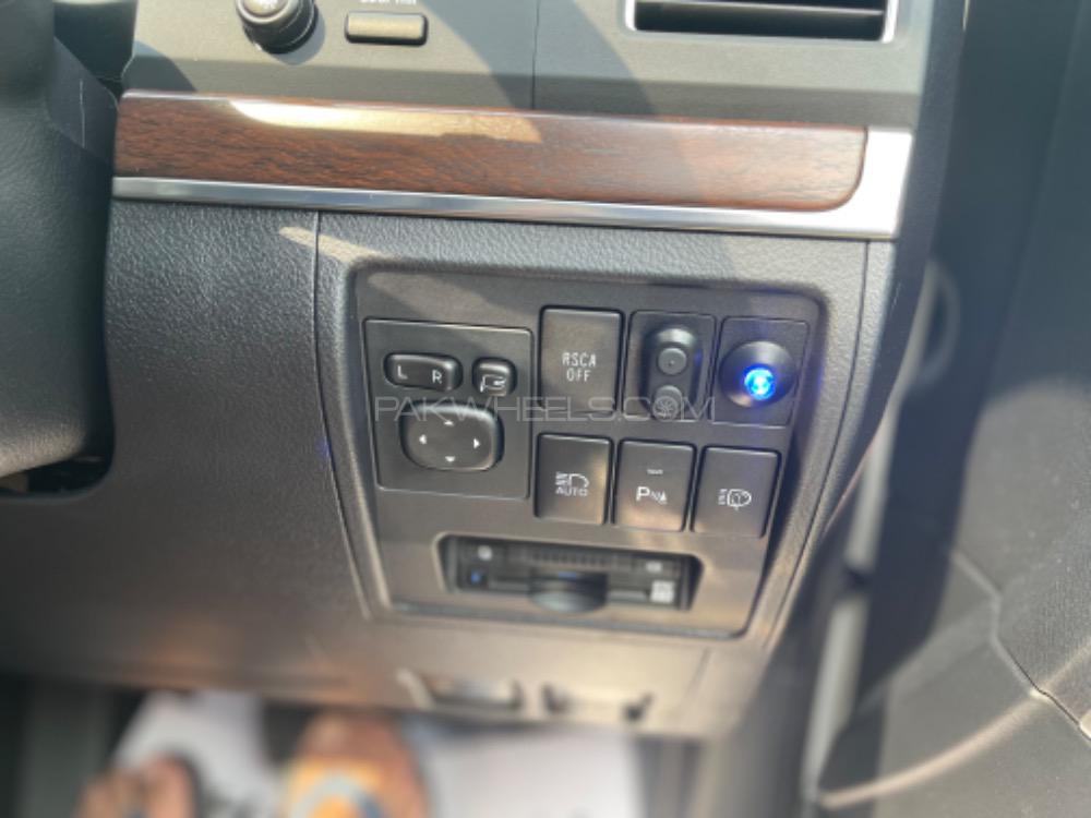 Toyota Land Cruiser 2016 for Sale in Lahore Toyota Land Cruiser 2016 for Sale in Lahore Image-12
