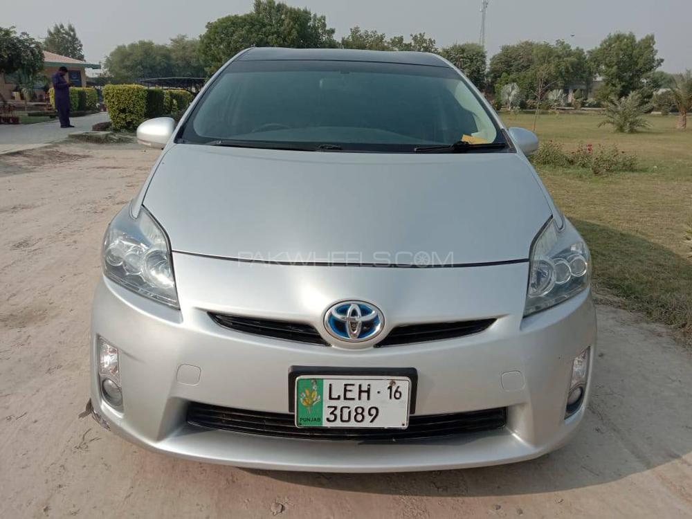 Toyota Prius Alpha 2010 for Sale in Melsi Image-1