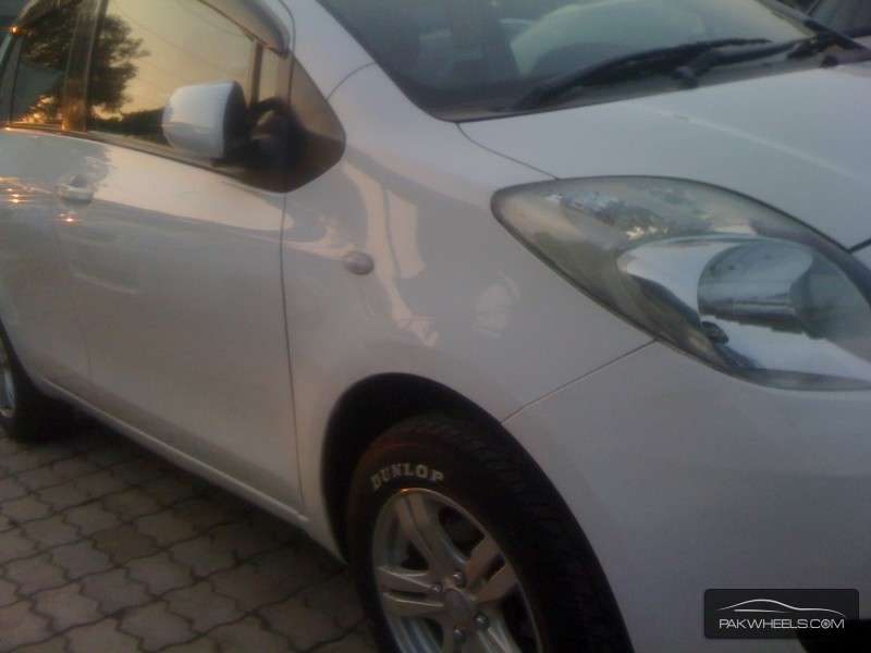 Toyota Vitz 2007 for Sale in Lahore Image-1