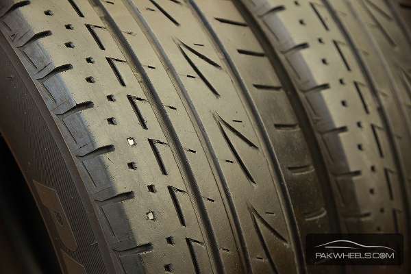 Tyres set 195/65r15 9.5/10 condition brand Bridges just like Image-1