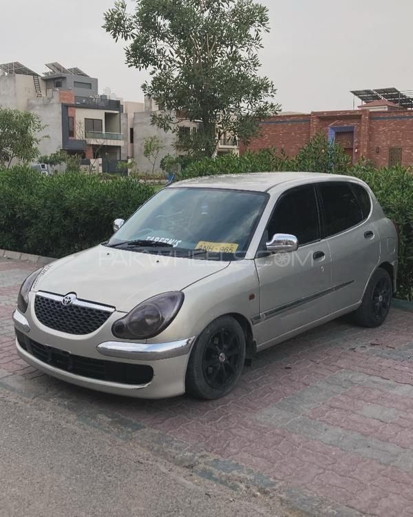 Daihatsu Storia - 2003  Image-1