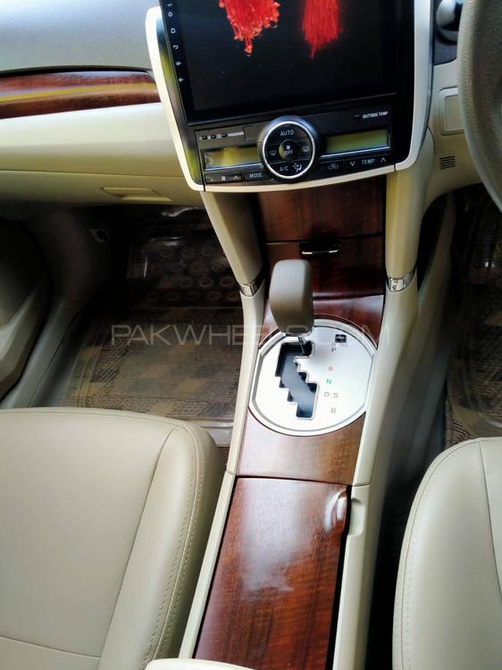 Toyota Premio 2011 for Sale in Bahawalpur Image-1