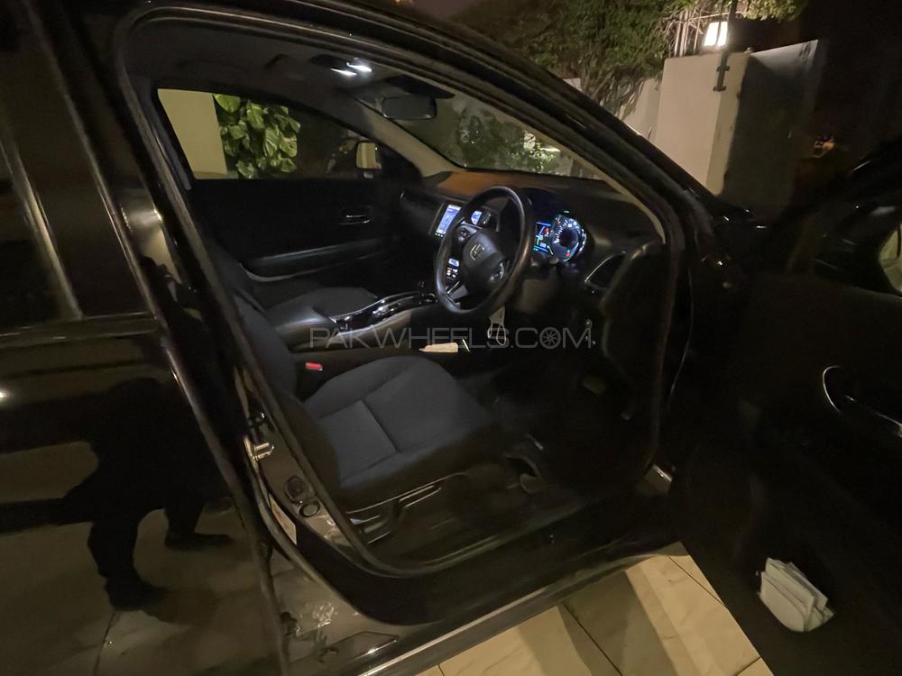 Honda Vezel 2015 for Sale in Lahore Honda Vezel 2015 for Sale in Lahore Image-2