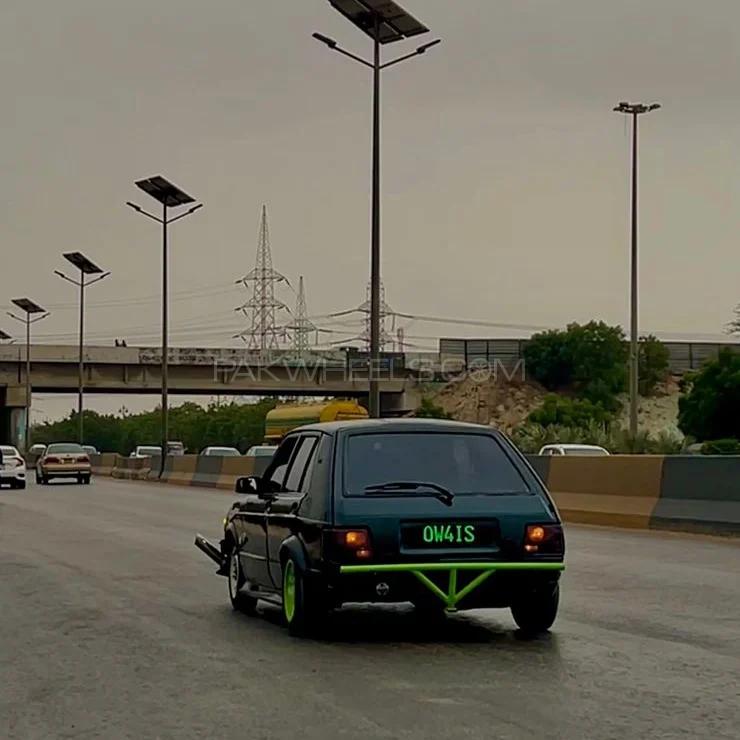 ٹویوٹا اسٹارلیٹ - 1984 Drift machine  ٹویوٹا اسٹارلیٹ - 1984 Drift machine  Image-2