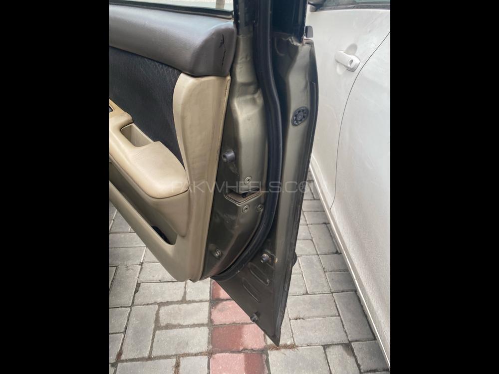 Toyota Corolla 2004 for Sale in Lahore Toyota Corolla 2004 for Sale in Lahore Image-11