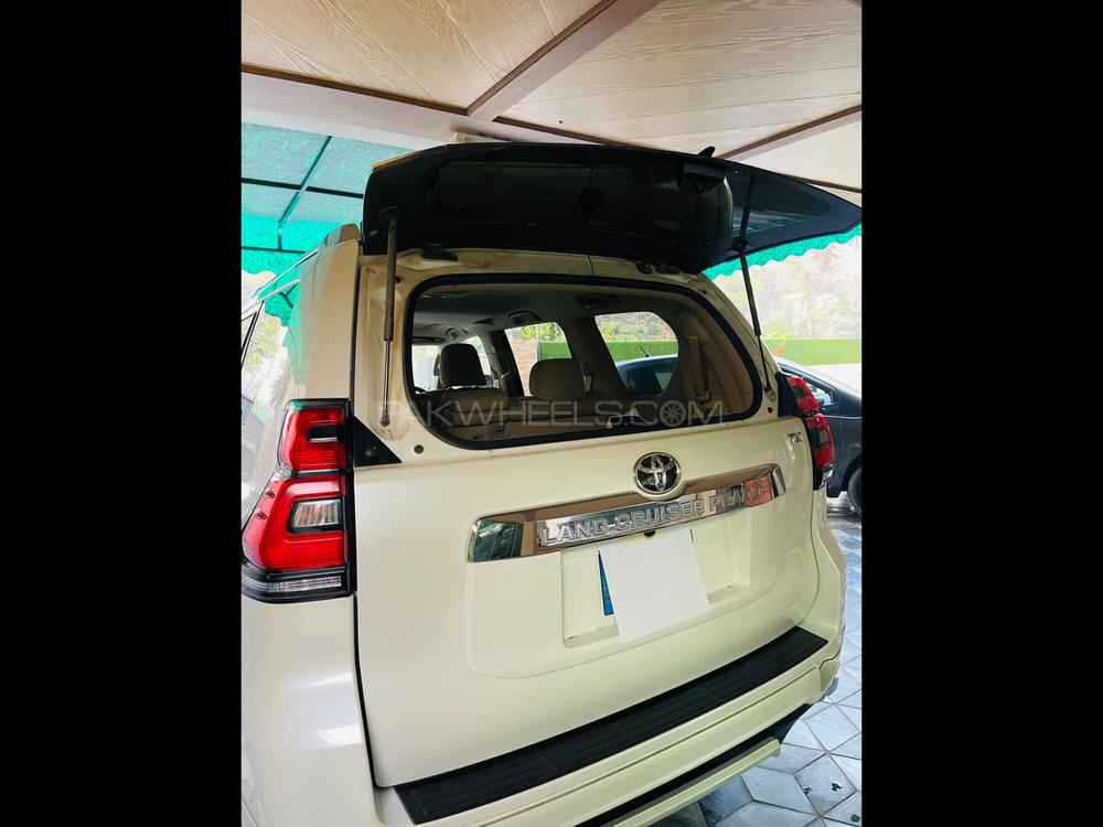 Toyota Prado 2017 for Sale in Lahore Toyota Prado 2017 for Sale in Lahore Image-3