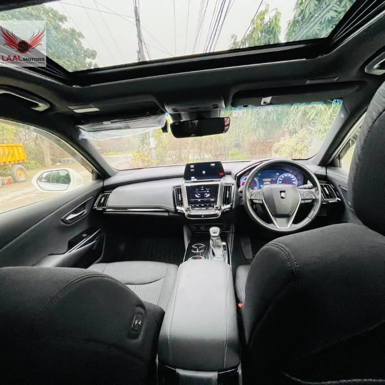 Toyota Crown 2018 for Sale in Lahore Toyota Crown 2018 for Sale in Lahore Image-4
