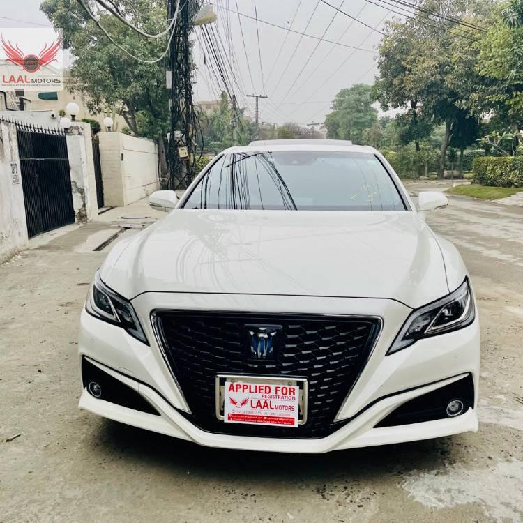 Toyota Crown 2018 for Sale in Lahore Toyota Crown 2018 for Sale in Lahore Image-10