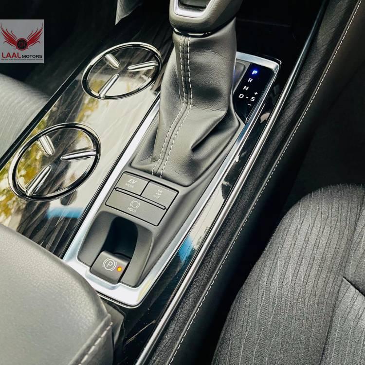 Toyota Crown 2018 for Sale in Lahore Toyota Crown 2018 for Sale in Lahore Image-14