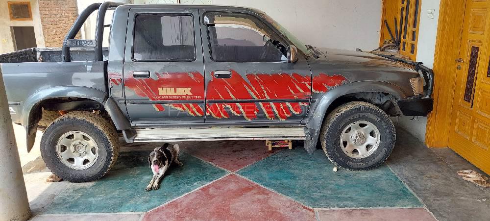 Toyota Hilux 1992 for Sale in Swabi Image-1