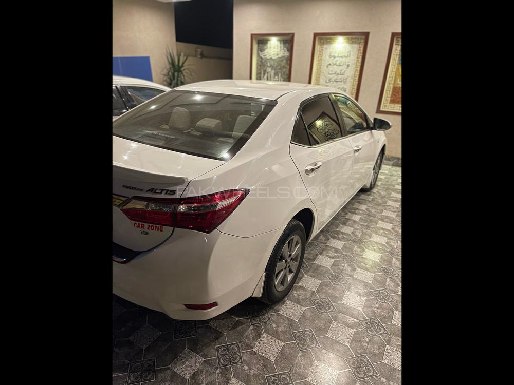 Toyota Corolla 2017 for Sale in Lahore Toyota Corolla 2017 for Sale in Lahore Image-4