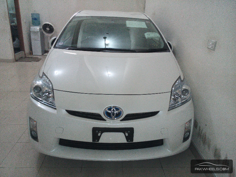 Toyota Prius 2011 for Sale in Karachi Image-1