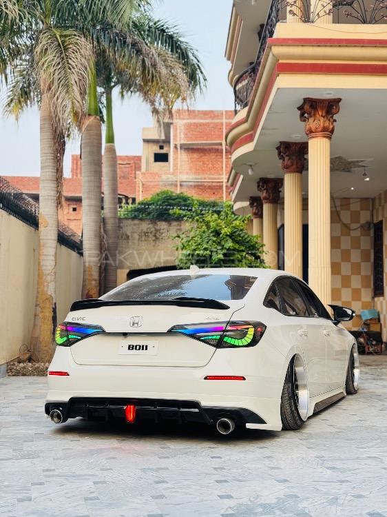 Honda Civic - 2022 Xi  Image-1