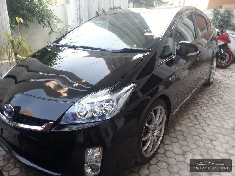 Toyota Prius 2010 for Sale in Islamabad Image-1