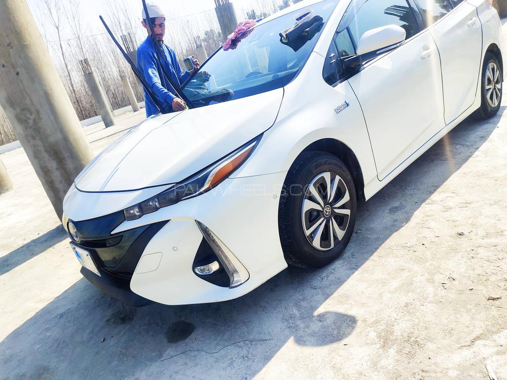 Toyota Prius 2019 for Sale in Mardan Image-1