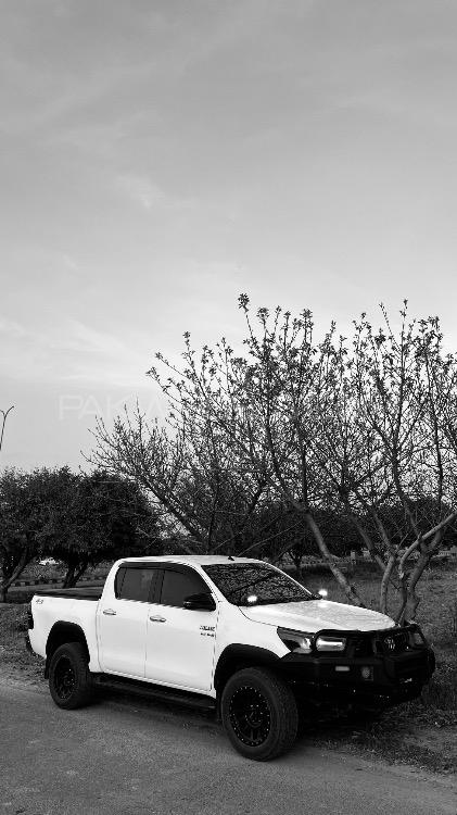 Toyota Hilux - 2019  Image-1