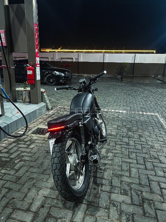 Suzuki GS 150 - 2017  Image-1