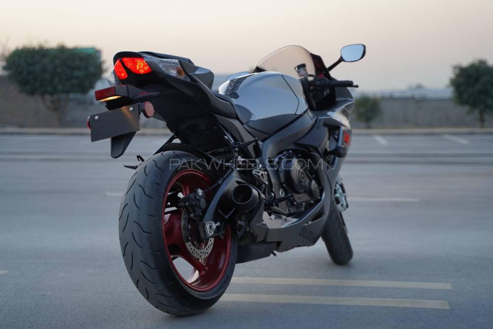 سوزوکی GSX-R600 2018 for Sale سوزوکی GSX-R600 2018 for Sale Image-6