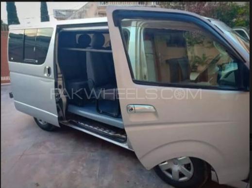 Toyota Hiace 2010 for Sale in Lahore Toyota Hiace 2010 for Sale in Lahore Image-5
