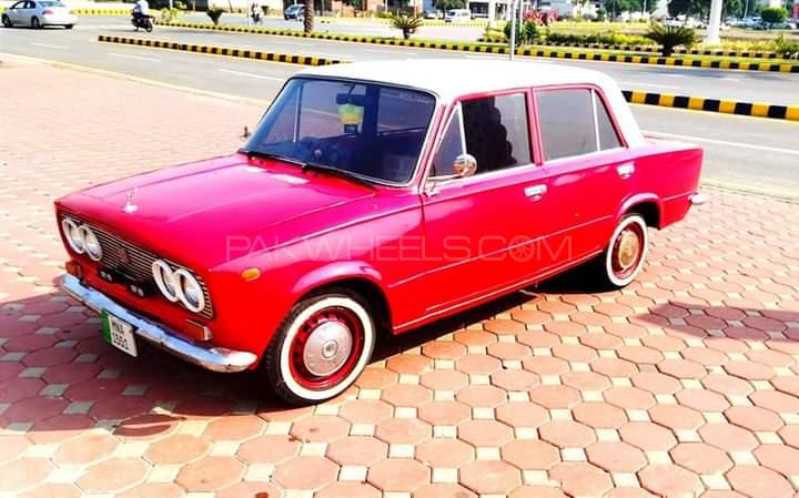 فیئٹ 124 - 1969 Red ferry  فیئٹ 124 - 1969 Red ferry  Image-2