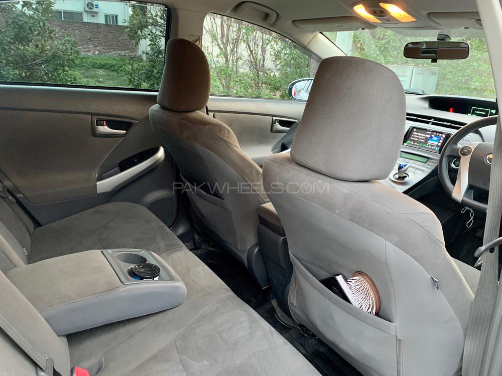 ٹویوٹا پریوس 2011 for Sale in لاہور ٹویوٹا پریوس 2011 for Sale in لاہور Image-11