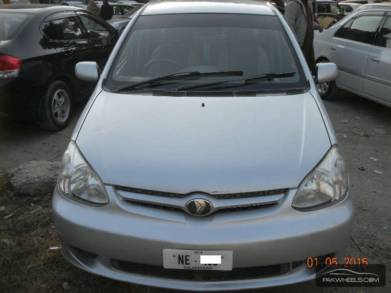 Toyota Platz 2005 for Sale in Islamabad Image-1