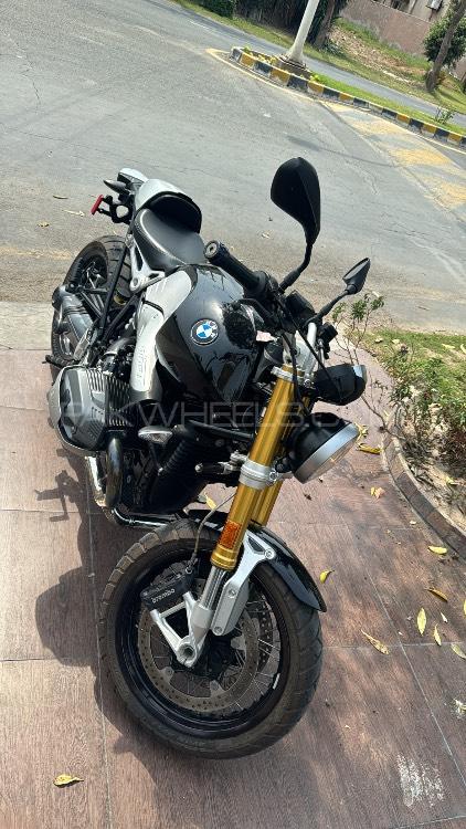 BMW R NINE T - 2015  Image-1