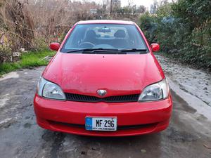 Toyota Platz F 1.0 2000 for Sale in Islamabad