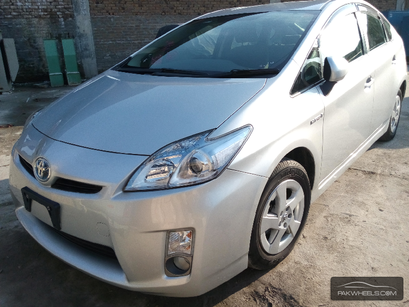 Toyota Prius 2011 for Sale in Islamabad Image-1