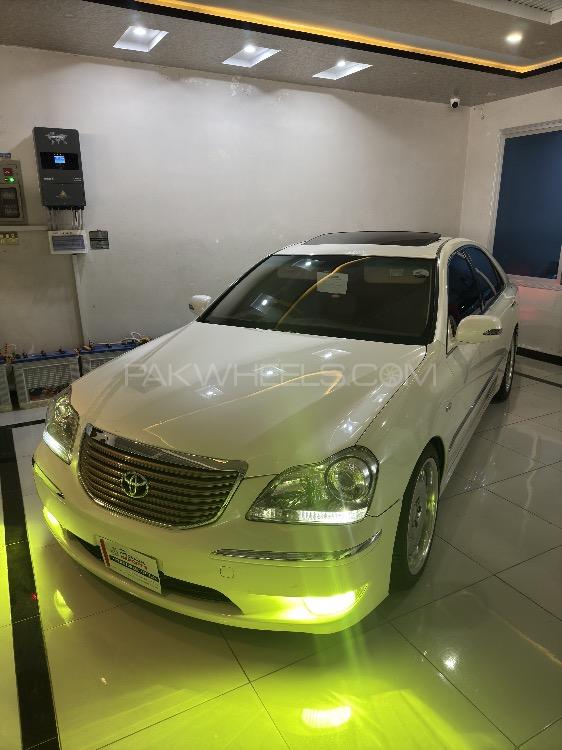 Toyota Crown - 2004 CROWN MAJESTA V8 Image-1