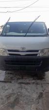 Toyota Hiace Mid-Roof 2.7 2013 for Sale in Peshawar