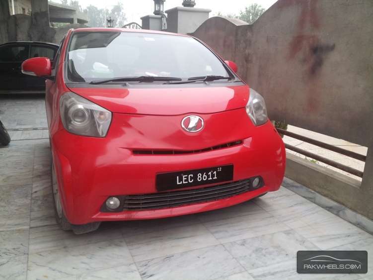 Toyota iQ 2010 for Sale in Islamabad Image-1