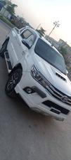 Toyota Hilux Revo V Automatic 3.0  2017 for Sale in Gujrat
