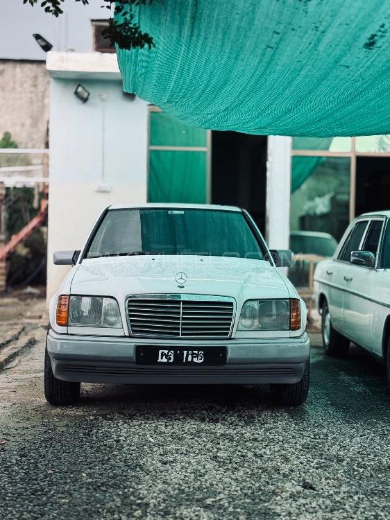Mercedes Benz E Class - 1985 White Flash Image-1
