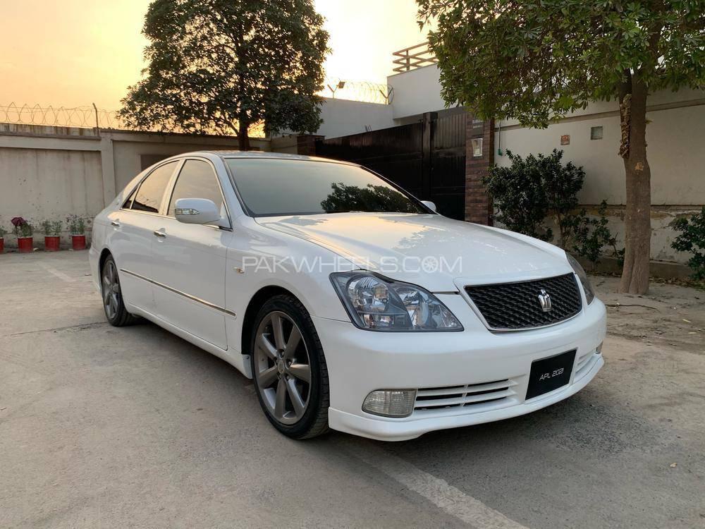 Toyota Crown Royal Saloon 2004 for sale in Faisalabad | PakWheels