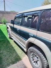 Mitsubishi Pajero Exceed 2.4 1993 for Sale in Multan